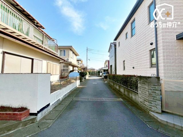 ���n�y�n�ʐ^ �O�ʓ��H�͌��ʂ����ǂ��A���X�̏o��������₷�����B�������������͋C�ŁA���S���ĕ�点�闧�n�ł��B