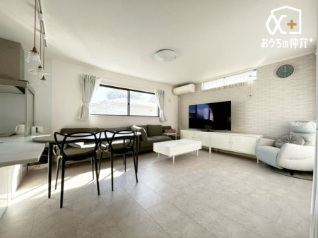 ���r���O �����������Ȃ��烊�r���O�S�̂����n�����Ƃ��o����̂ŁA���q�l���V�񂾂�A�׋������Ă��Ă��ꏏ�̋�Ԃ����L�ł��܂��B