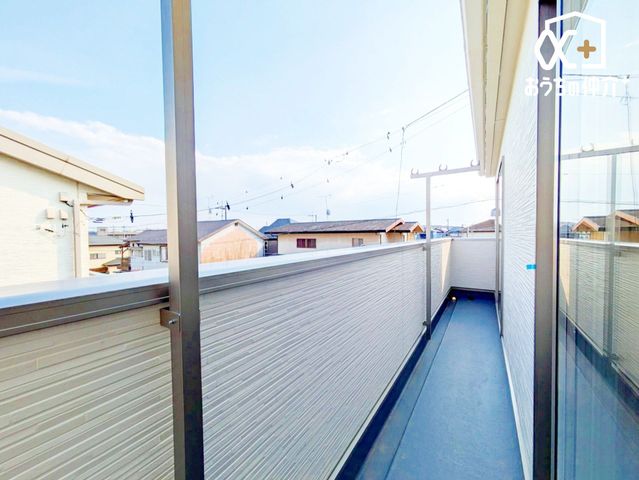 �o���R�j�[ -