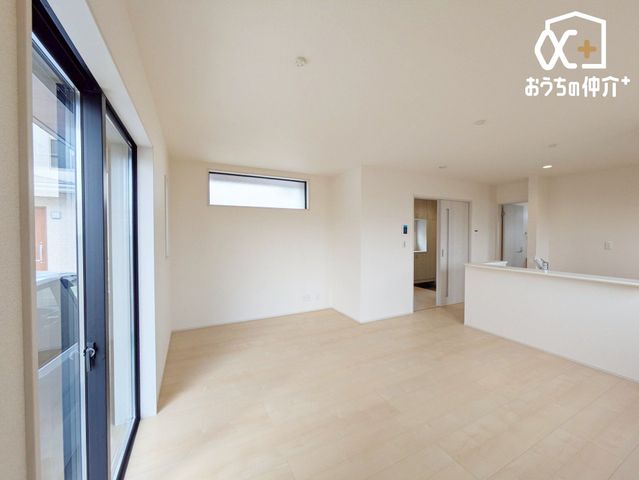 ���r���O -