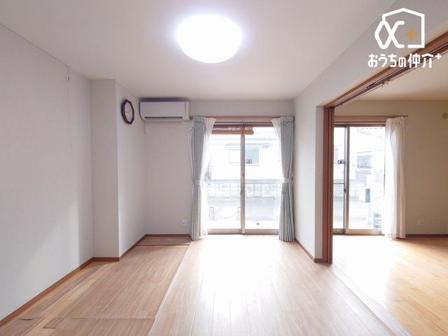 ���r���O -