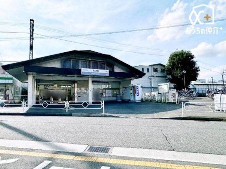 ���ӊ� �k��25���B�����r�ܐ��u�H�Éw�v��JR��������u�V�H�Éw�v�����Ԍo�H�͓k���Ŗ�5���B 2000m