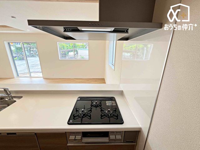�L�b�`�� ������������O���R�����̗l�q�ł��B�u�߂�E�ύ��ޓ��̍�Ƃ������ɏo����R�����ł��B