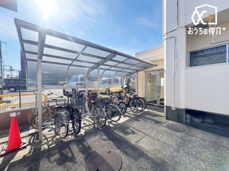 ���ԏ� �o�C�N�A���]�Ԓu����