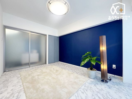 ���̑� �o���R�j�[�ɖʂ���6���̗m��