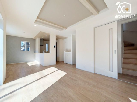 ���r���O �`Living�`����Ȃɂ��z�������郊�r���O�͋C�������ǂ��ł��ˁB�����������J���[�Ŏd�グ�������b�N�X��Ԃł��I