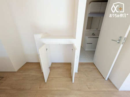 ���[ �L�b�`�����̏㕔�J�E���^�[���[