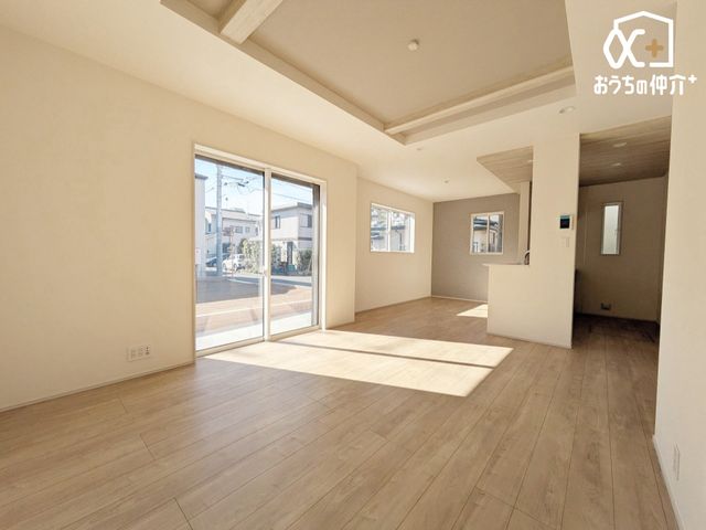 ���r���O �`Living�`�������������͋C��LDK�B�̂�т肭�낮�\�t�@��A���H�����y���ރ_�C�j���O�Z�b�g��u���Ă��������͂���܂���B