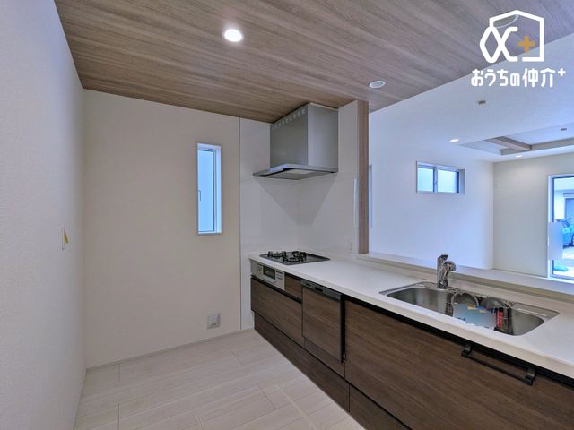 �L�b�`�� �����g���L�b�`�������炱���A�H���̏������y�������ԂɁI�w�Z�������ł��X���[�Y�ɖ��ʂȂ���Ƃł��x�w���������ȒP�ɂł���x�ȂǁA���ꂵ���H�v����������I�������y��������L�b�`���X�y�[�X�ł�