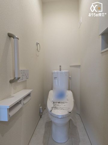 �g�C�� 1�K��2�K�ɂ��ꂼ��g�C����ݒu�B���̃o�^�o�^���鎞�ԑтɂ����ݍ������ƂȂ����K�ɂ��g�����������܂��ˁB