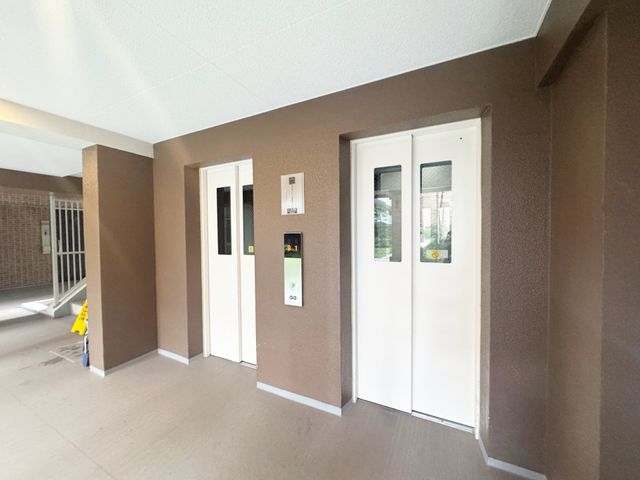 ���̑� �G���x�[�^�[2��