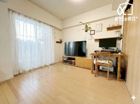 ���r���O -