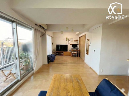 ���r���O -