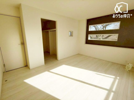 �Q�� �`Room�`�i�`�������ȃt���[�����O�Ɨ����������F�̕ǁ`�C���e���A���l����̂��y���݂ł���