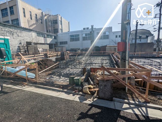 ���̑� �L�b�`������̓��r���O�S�̂����n����Ԏ��ł��B���q�l���V�ԗl�q�������Ȃ���̂�������_�C�j���O�e�[�u���Ŋw�K���邨�q�l�ɂ�����ƃA�h�o�C�X���ł���݌v�ł��B