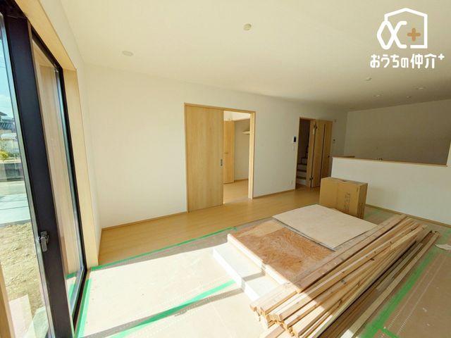 ���r���O -