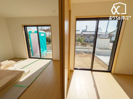 ���r���O -