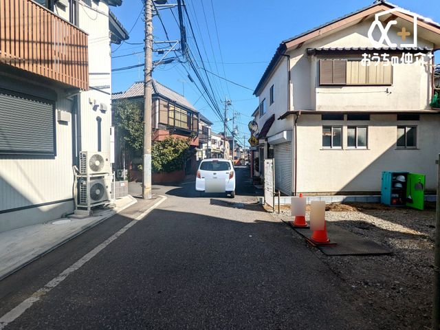 ���n�O�ώʐ^ ������悤�Ȑ��w�i�ɁA���z�̉��b�𑶕��Ɏ󂯂�B�L�т₩�ŊJ���I�Ȓ��]�ƁA�����Ղ�ƍ~�蒍���z���ɁA�����ɏZ�܂��ґ�������Ǝ������Ē����܂��B