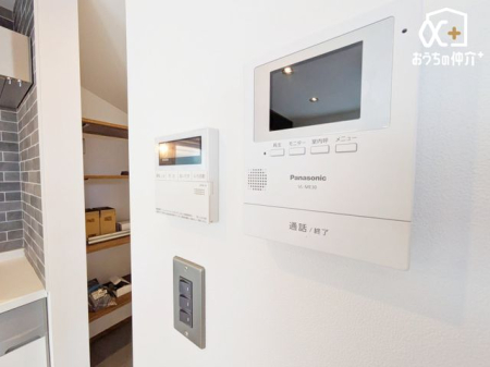 ���̑� �ǂ������@�\�����R���ƃe���r���j�^�[�t���C���^�[�z���ł��B