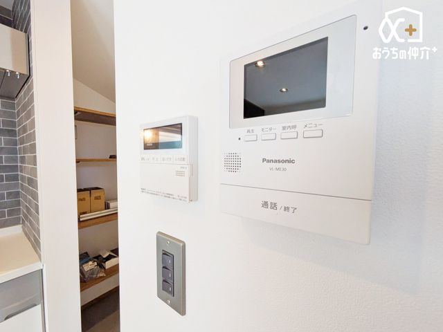 ���̑� �ǂ������@�\�����R���ƃe���r���j�^�[�t���C���^�[�z���ł��B