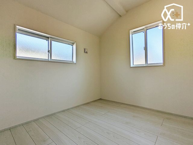 ���̑� �y2�ʍ̌��̖��邢�m���z��ʍ̌��Ŗ��邳������܂��B�L�X�Ƃ��������ŉƋ�̔z�u�����R���݁B�q���������A�d���̃X�y�[�X�ɂ��œK�ł��B