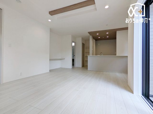 ���r���O �����݂̂���i�`�������e�C�X�g��LDK�B�̂�т肭�낮�\�t�@�₨�H�����y���ރ_�C�j���O�Z�b�g��u���Ă��������͂���܂���B