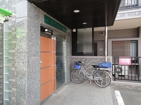 �G���g�����X �������̂���A�����������G���g�����X�B�����x���n�ɑ����^�΂�Ă݂܂��񂩁H���ЃX�^�b�t�����ē��������܂��̂ł��C�y�ɂ��₢���킹���������܂��B