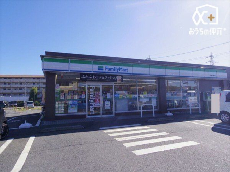 ���ӊ� �k��10���B�y�t�@�~���[�}�[�g���ԏ㓡��X�z�c�Ǝ���24���ԁB�Ԉ֎q�Ή��̒��ԏ�B���x�����F�N���W�b�g �J�[�h�B 730m