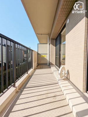 �o���R�j�[ �����t���̃o���R�j�[�͋}�ȉJ�ł��������t���Ă��邽�߈��S�I�ł炸���󕨂���荞�߂܂��B