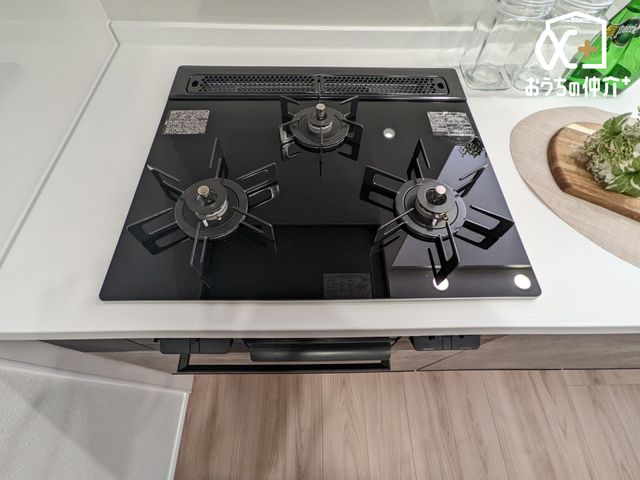 �L�b�`�� �����ɒ������ł��Ă��������͂��ǂ�3���R�����̃L�b�`���ł��B�������͖����̂��ƂȂ̂Ō����ǂ����������ł���̂͊������ł��ˁB