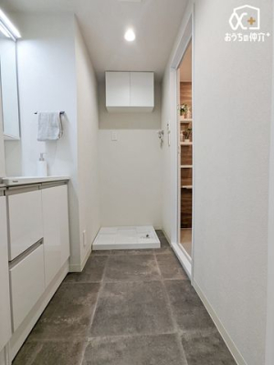 ���ʑ�E���ʏ� �������̂�����ʁ����󁕒E�߃X�y�[�X�ł��B��Ƃ�̂����Ԃł����C���̂����ւ����炭�炭�ł��B