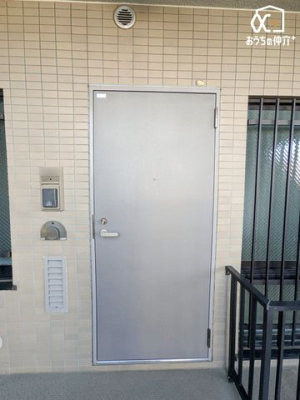 ���� �O���猩�����ւ܂��̗l�q�ł��B���񌻒n�ɑ����^��ł����������������������B