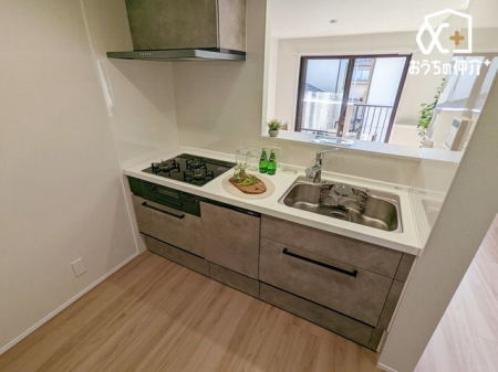 �L�b�`�� �L�b�`������̓��r���O�S�̂����n����Ԏ��ł��B���q�l���V�ԗl�q�������Ȃ���̂�������_�C�j���O�e�[�u���Ŋw�K���邨�q�l�ɂ�����ƃA�h�o�C�X���ł���݌v�ł��B