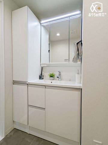 ���ʑ�E���ʏ� �O�ʋ��^�C�v�̐��ʉ��ϑ�ł��B�O�ʋ��^�C�v�̐��ʉ��ϑ�͎g�����肪�ǂ��A�ׂ����������[�ł��܂��B���[������X�b�L���Еt�����ʏ��ł��B