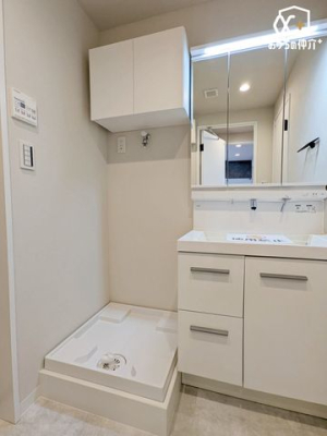 ���ʑ�E���ʏ� �����Ɛ��ʑ�̉��ɂ��郉���h���[�X�y�[�X�B�Ǝ��������ǂ��̂Ŗ����̂�������X���[�Y�ł��I