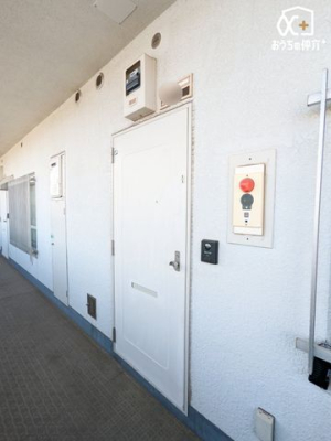 ���� �O���猩�����ւ܂��̗l�q�ł��B���񌻒n�ɑ����^��ł����������������������B