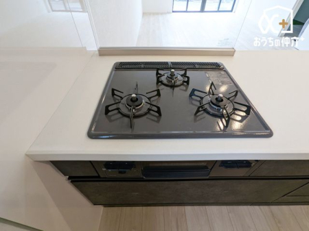 �L�b�`�� �����ɒ������ł��Ă��������͂��ǂ�3���R�����̃L�b�`���ł��B�������͖����̂��ƂȂ̂Ō����ǂ����������ł���̂͊������ł��ˁB