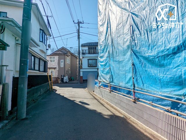 ���n�O�ώʐ^ �O�ʓ��H�͂S�������ɖʂ��Ă��܂��B