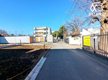 ���n�O�ώʐ^ �O�ʓ��H��4�������ɖʂ��Ă��܂��B