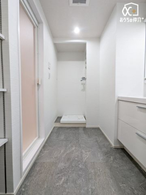 ���ʑ�E���ʏ� ���ʃX�y�[�X�ɂ͉������[�I������A�^�I����h���C���[�Ȃǂ��X�b�L���Еt���܂��I