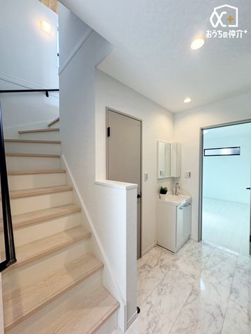 ���̑����� 1�K���փz�[���ɂ́A��􂢐��ʑ�������B