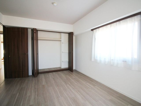 �Q�� �o���R�j�[�ɖʂ������邢�Q���ŊJ����������܂��B