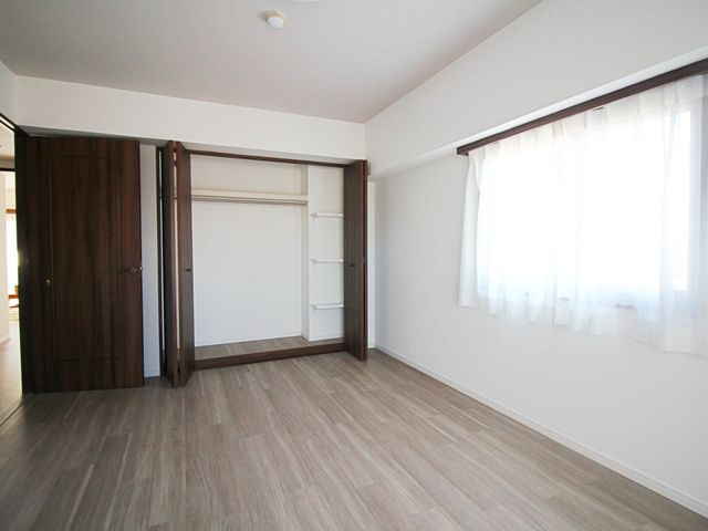 �Q�� �o���R�j�[�ɖʂ������邢�Q���ŊJ����������܂��B