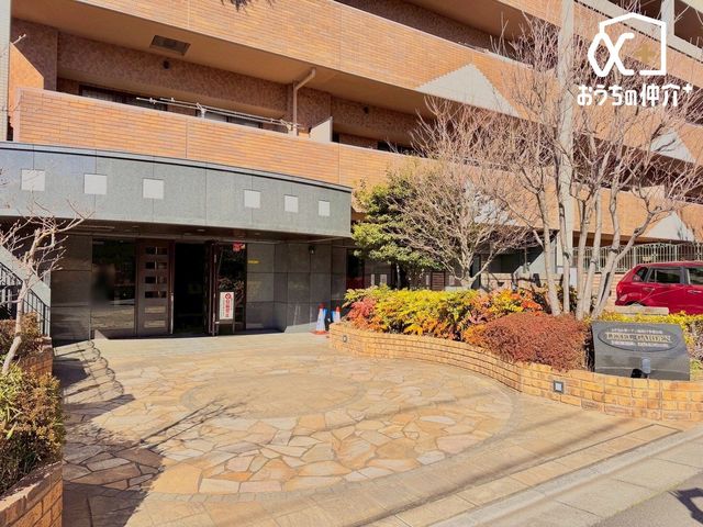 �G���g�����X �������̍s���͂����G���g�����X�ł�