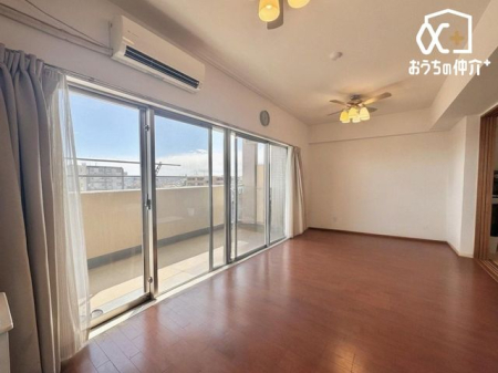 ���r���O ���r���O�傫�ȑ����炽���Ղ�z�����������ޖ��邢���r���O�B�Ƒ��c���⃊���b�N�X�^�C���ɍœK�ȊJ�������ӂ���Ԃł��B