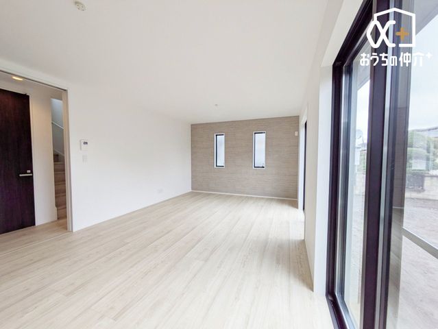 ���r���O -