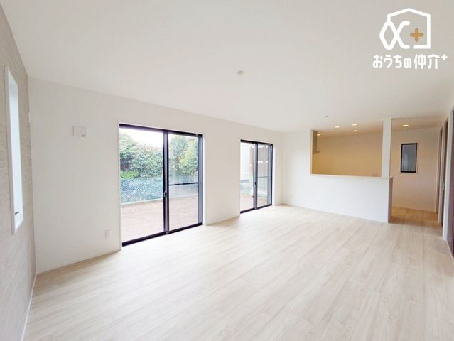 ���r���O -