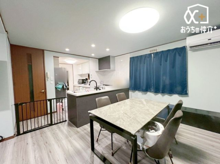 ���r���O �_�C�j���O�̗l�q�ł�