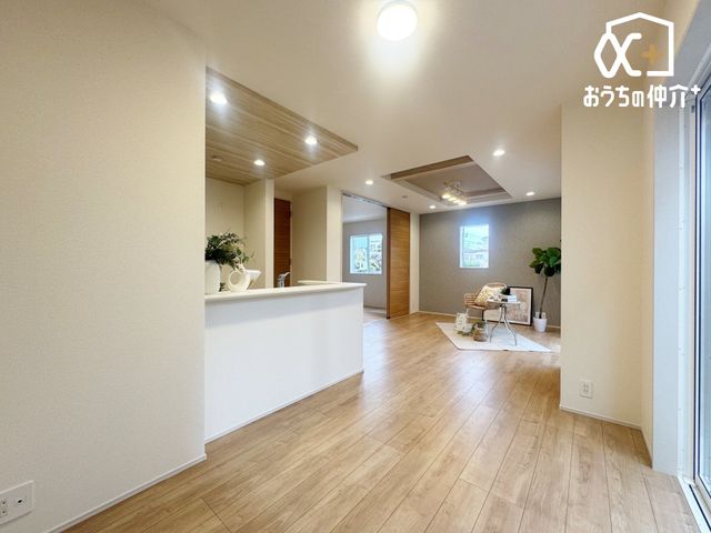 ���r���O -