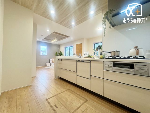 �L�b�`�� �L�b�`������̓��r���O�S�̂����n����Ԏ�B�����Ȃ��q�l���V�ԗl�q�������Ȃ���̂�������A�_�C�j���O�e�[�u���Ŋw�K���邨�q�l�ɂ�����ƃA�h�o�C�X���ł���݌v�ł��B